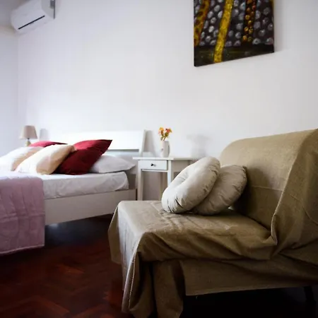 Alojamento de Acomodação e Pequeno-almoço Sallu Boutique *